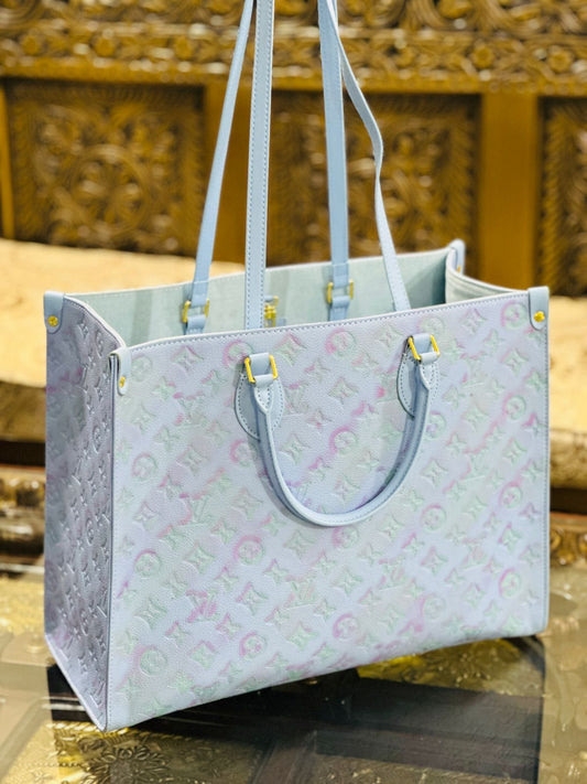 Louis Vuitton (on the go) Tote Bag