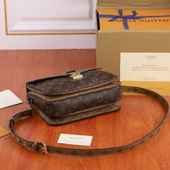 Louis Vuitton Metis Crossbody