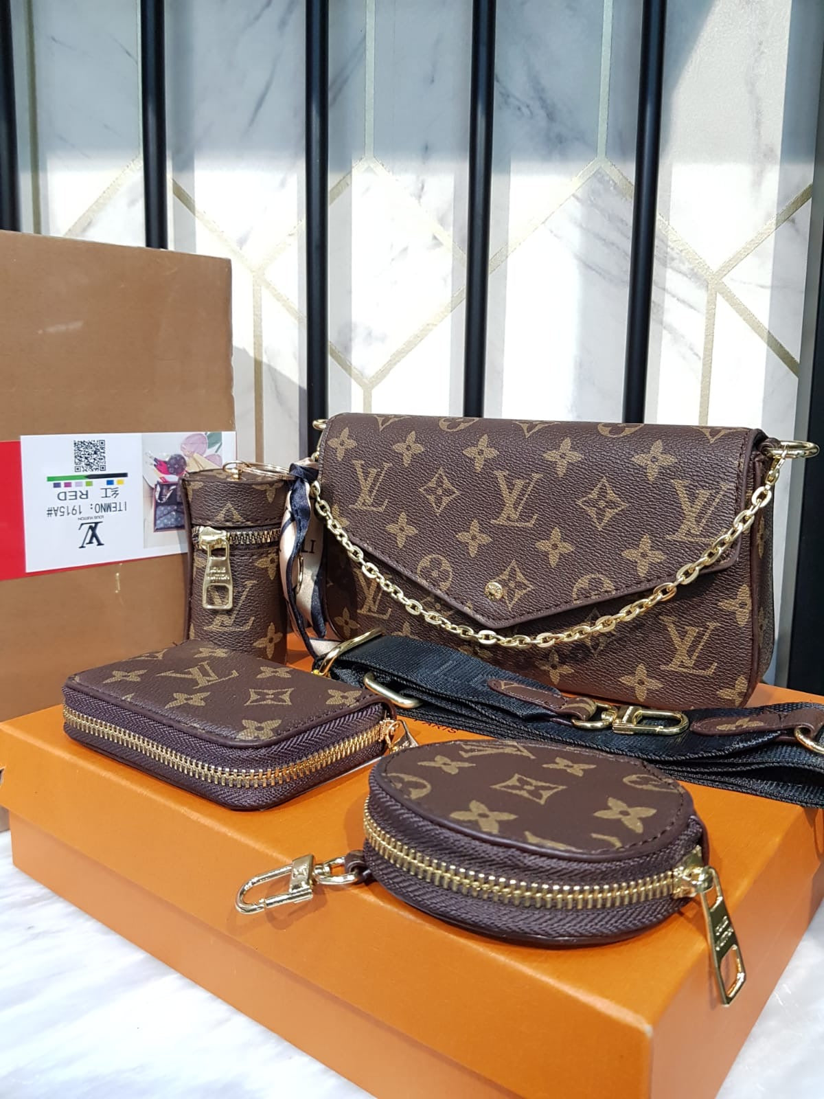 Louis Vuitton Pochette Félicie with accessories