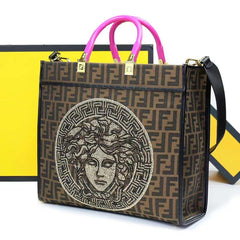 FENDI Versace by 2023 
TOTE MONOGRAM CONTRAST EMBOSSED TOTE