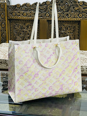 Louis Vuitton (on the go) Tote Bag