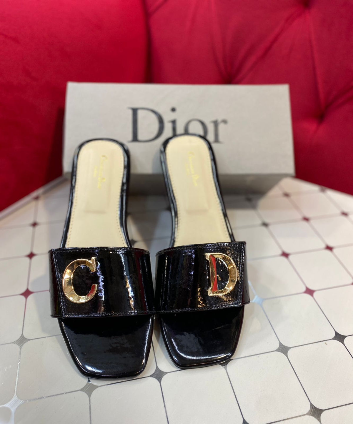 Dior Branded Chapal