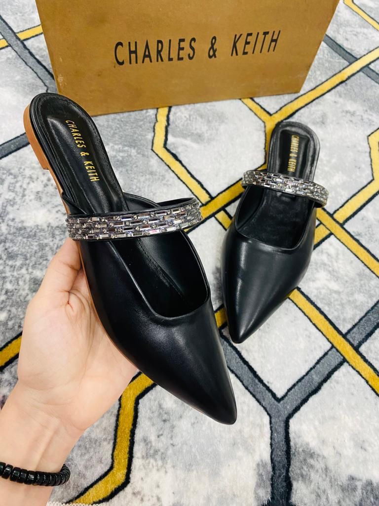 CHARLES AND KEITH Comfort Soft Pumps