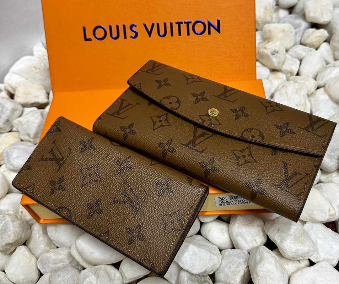 LV  Ladies Wallets